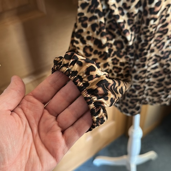 Boston Proper Cold Shoulder Leopard Print NEW - Picture 8 of 10